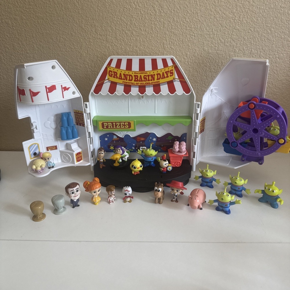 Disney Pixar Toy Story 4 Buzz Lightyear Star Adventurer Playset W/toys "Read"